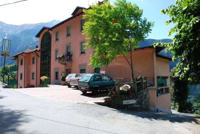 Hotel Torre Sondalo Exterior photo